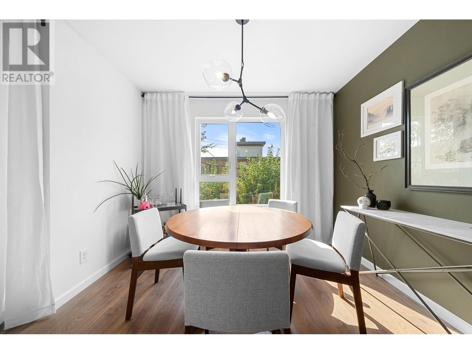 207 145 E 12th Street, North Vancouver, British Columbia V7L 2J3 - Photo 10 - R2953053