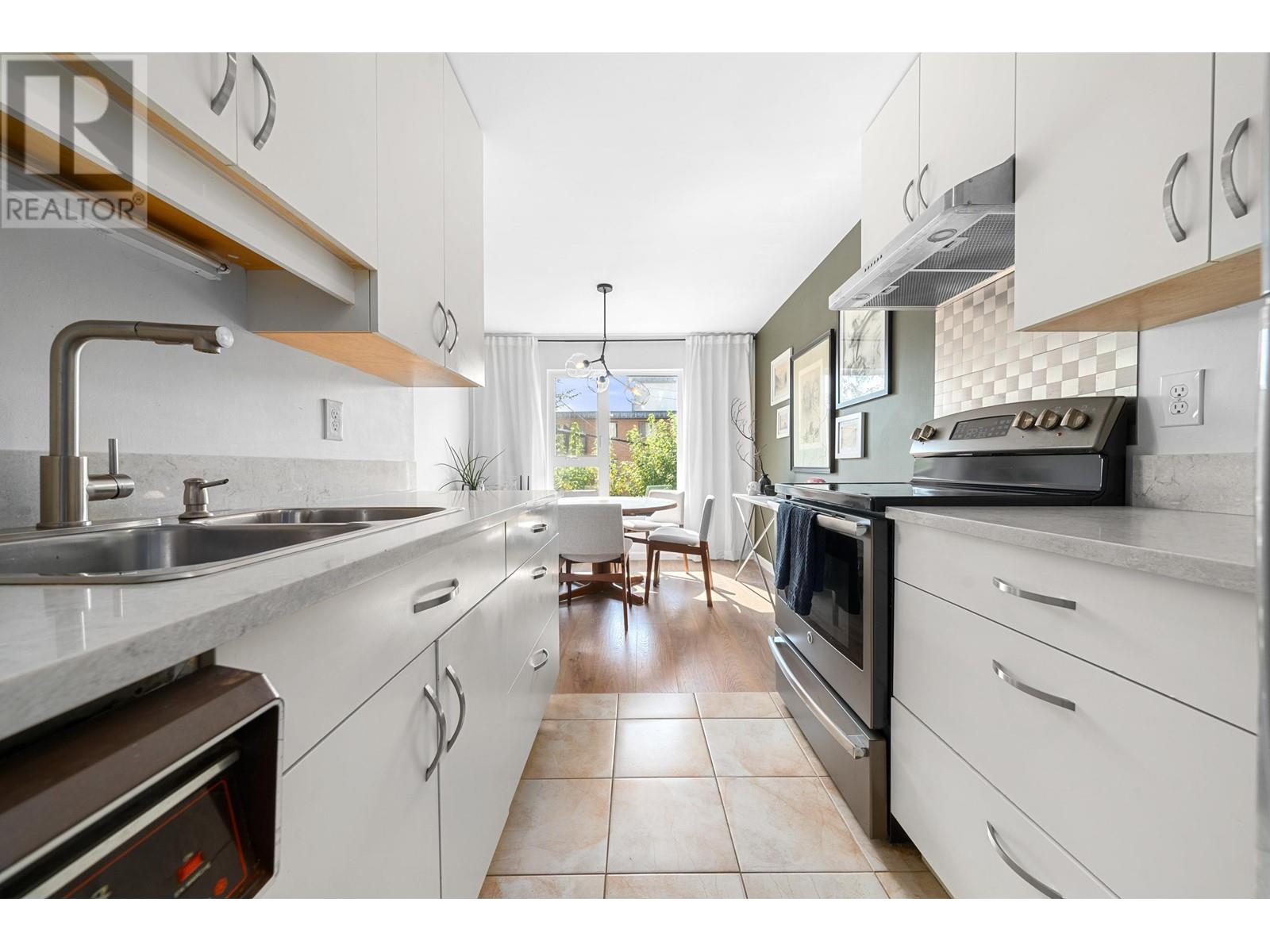 207 145 E 12th Street, North Vancouver, British Columbia V7L 2J3 - Photo 13 - R2953053