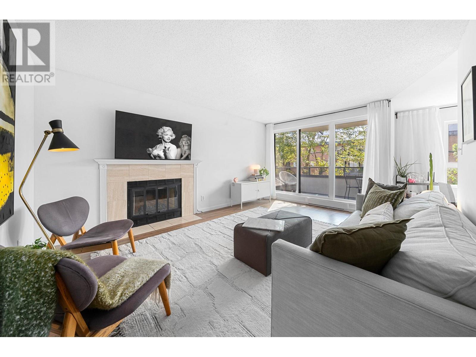 207 145 E 12th Street, North Vancouver, British Columbia V7L 2J3 - Photo 3 - R2953053