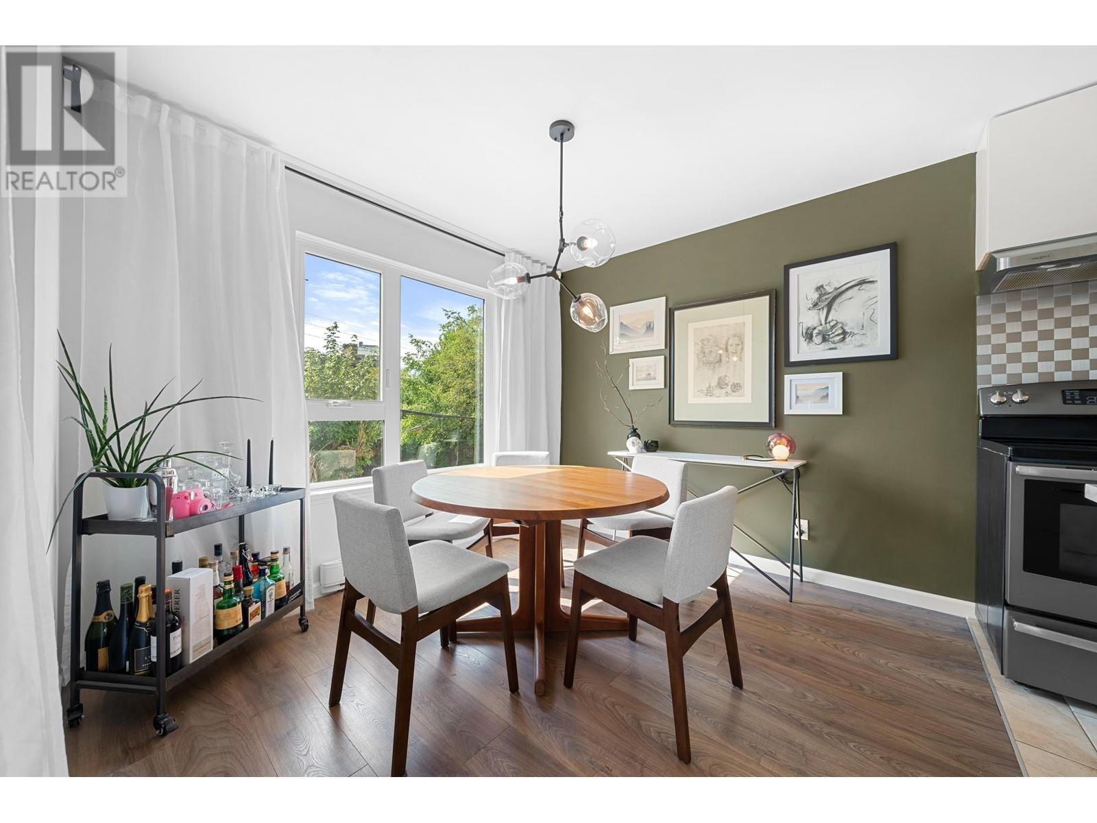 207 145 E 12th Street, North Vancouver, British Columbia V7L 2J3 - Photo 9 - R2953053