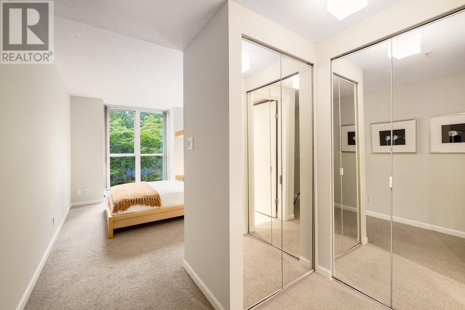 Listing Picture 10 of 24 : 202 1228 MARINASIDE CRESCENT, Vancouver / 溫哥華 - 魯藝地產 Yvonne Lu Group - MLS Medallion Club Member