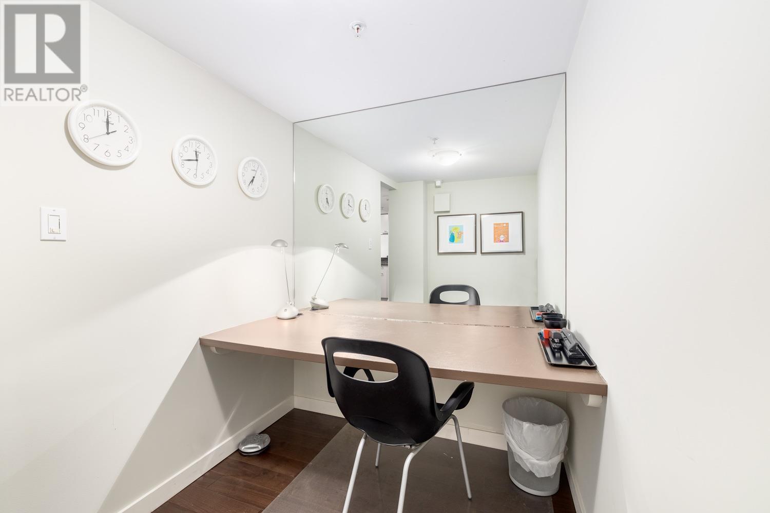 Listing Picture 16 of 24 : 202 1228 MARINASIDE CRESCENT, Vancouver / 溫哥華 - 魯藝地產 Yvonne Lu Group - MLS Medallion Club Member