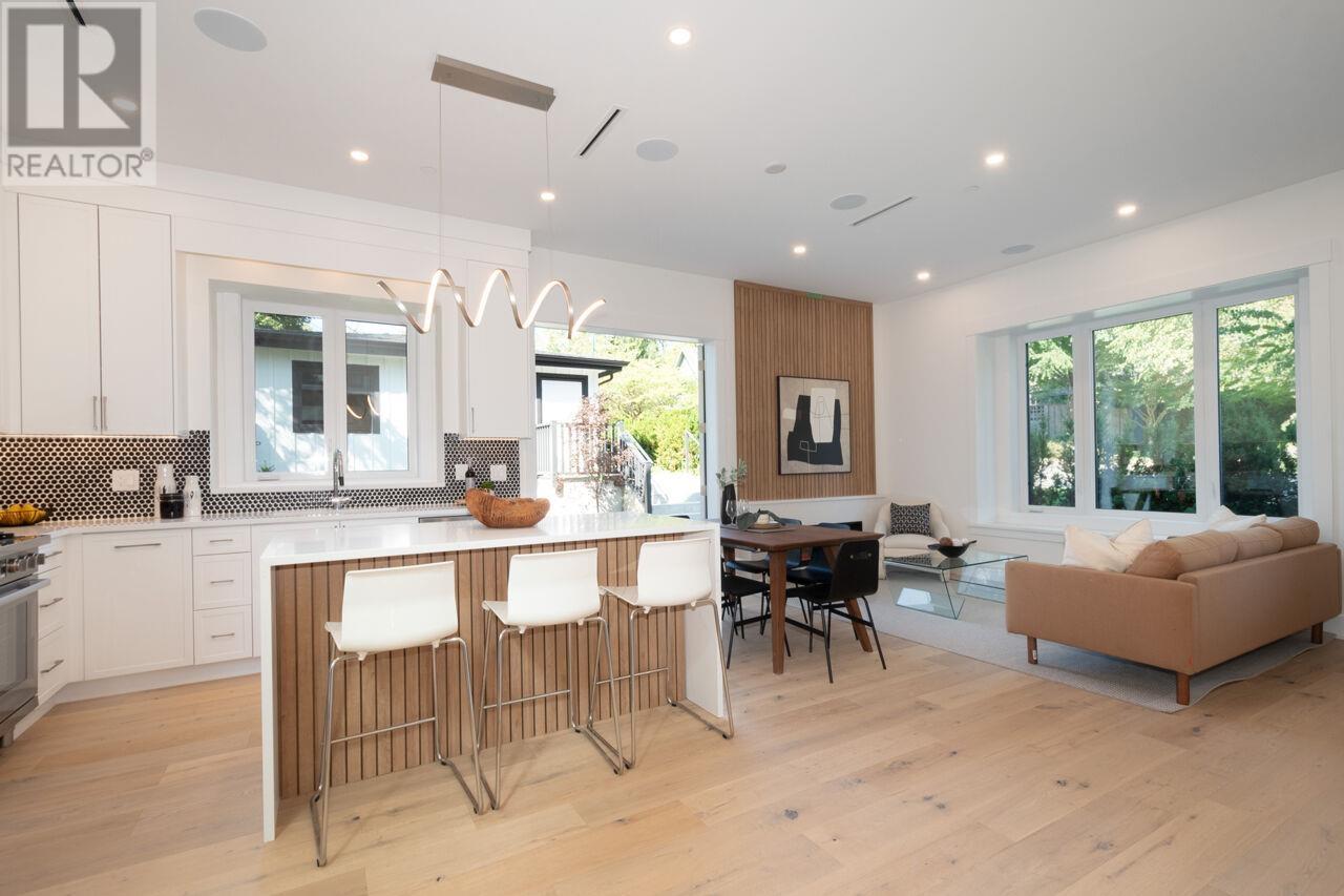 Listing Picture 11 of 36 : 3075 COURTENAY STREET, Vancouver / 溫哥華 - 魯藝地產 Yvonne Lu Group - MLS Medallion Club Member