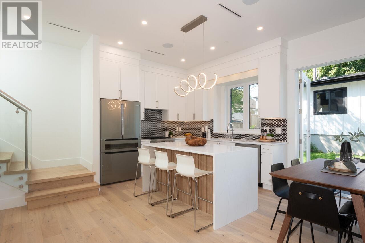 Listing Picture 12 of 36 : 3075 COURTENAY STREET, Vancouver / 溫哥華 - 魯藝地產 Yvonne Lu Group - MLS Medallion Club Member