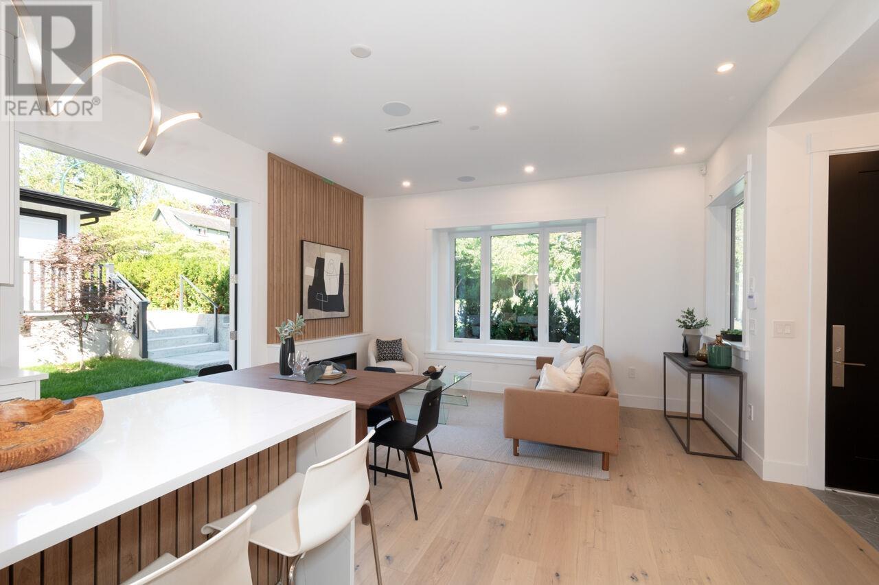 Listing Picture 8 of 36 : 3075 COURTENAY STREET, Vancouver / 溫哥華 - 魯藝地產 Yvonne Lu Group - MLS Medallion Club Member