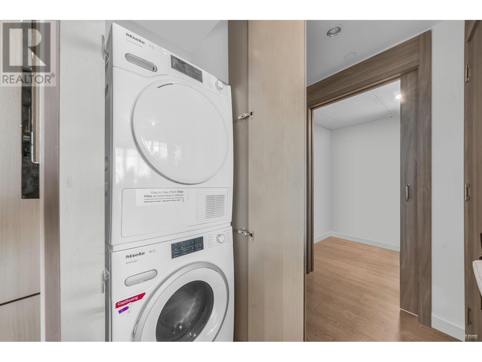 Listing Picture 9 of 21 : 903 89 NELSON STREET, Vancouver / 溫哥華 - 魯藝地產 Yvonne Lu Group - MLS Medallion Club Member