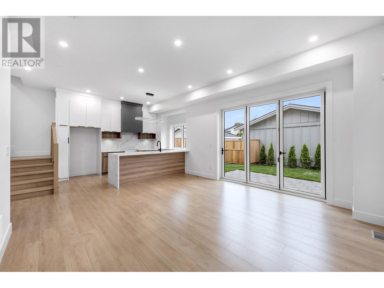 Property at 2 1160 ROSSLAND STREET image 3