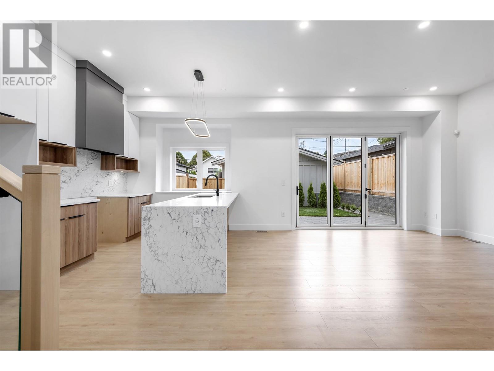 Property at 2 1160 ROSSLAND STREET image 5