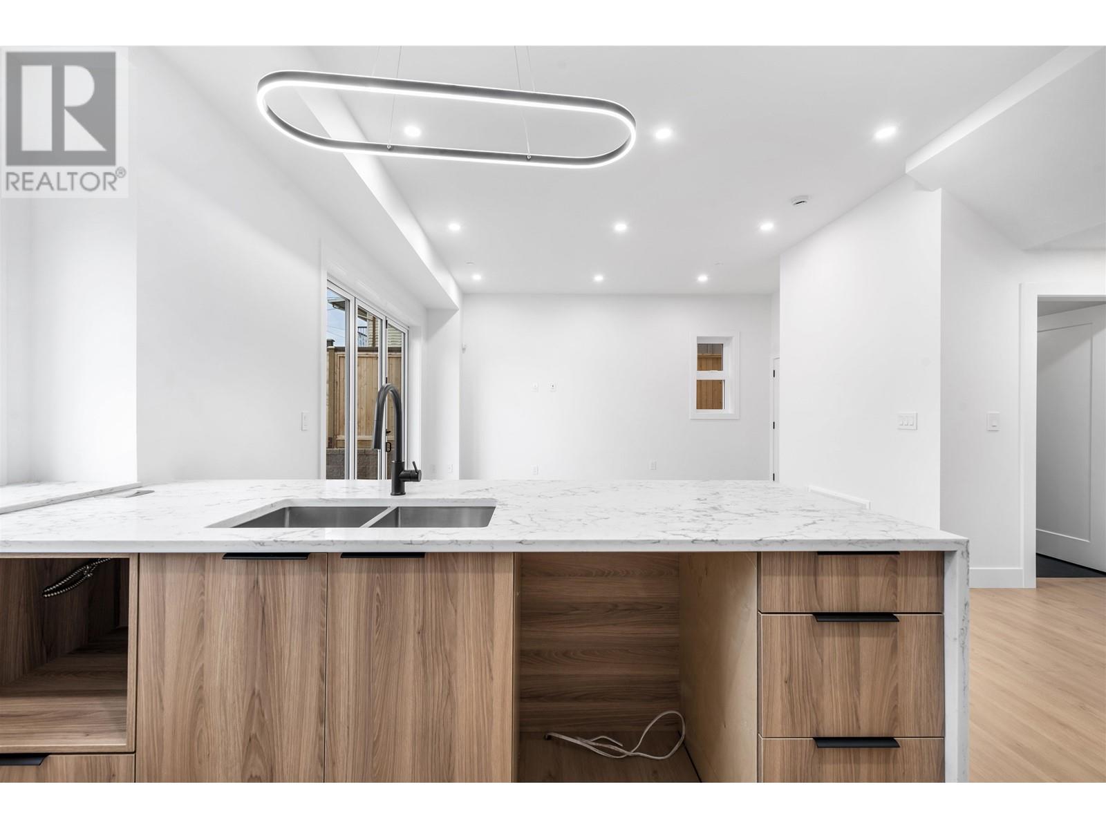 2 1160 Rossland Street, Vancouver, British Columbia  V5K 4A1 - Photo 9 - R2953118
