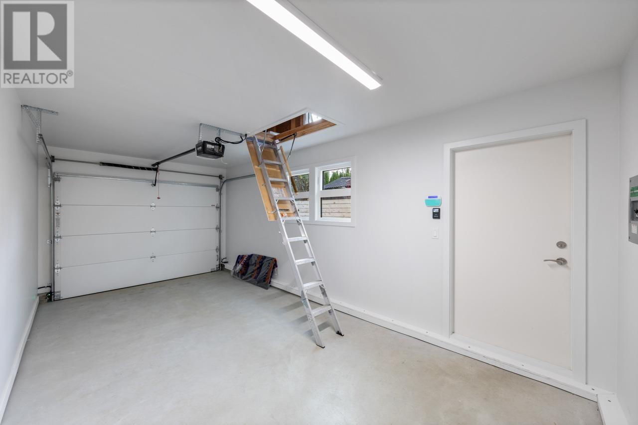 Listing Picture 14 of 22 : 1136 E 26TH AVENUE, Vancouver / 溫哥華 - 魯藝地產 Yvonne Lu Group - MLS Medallion Club Member