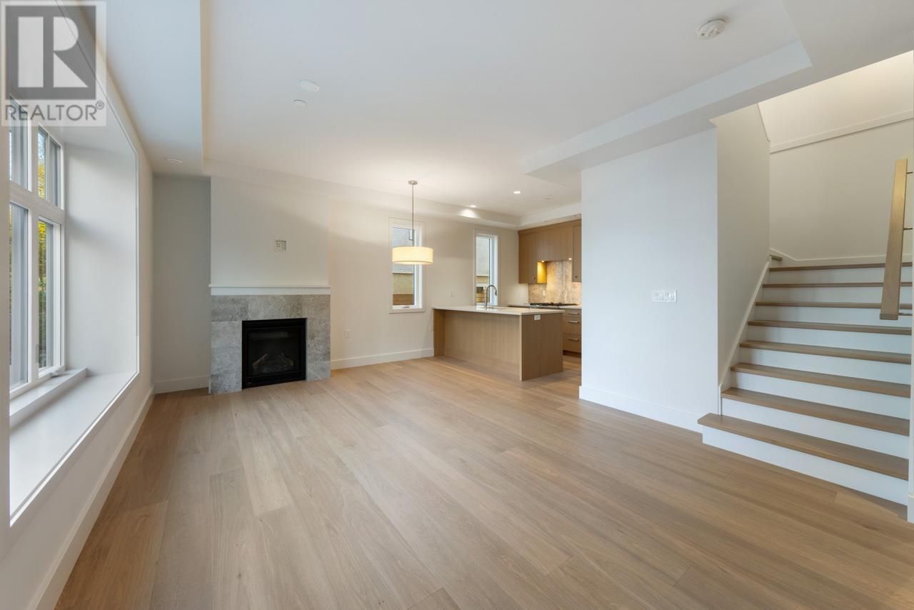 Listing Picture 6 of 22 : 1136 E 26TH AVENUE, Vancouver / 溫哥華 - 魯藝地產 Yvonne Lu Group - MLS Medallion Club Member