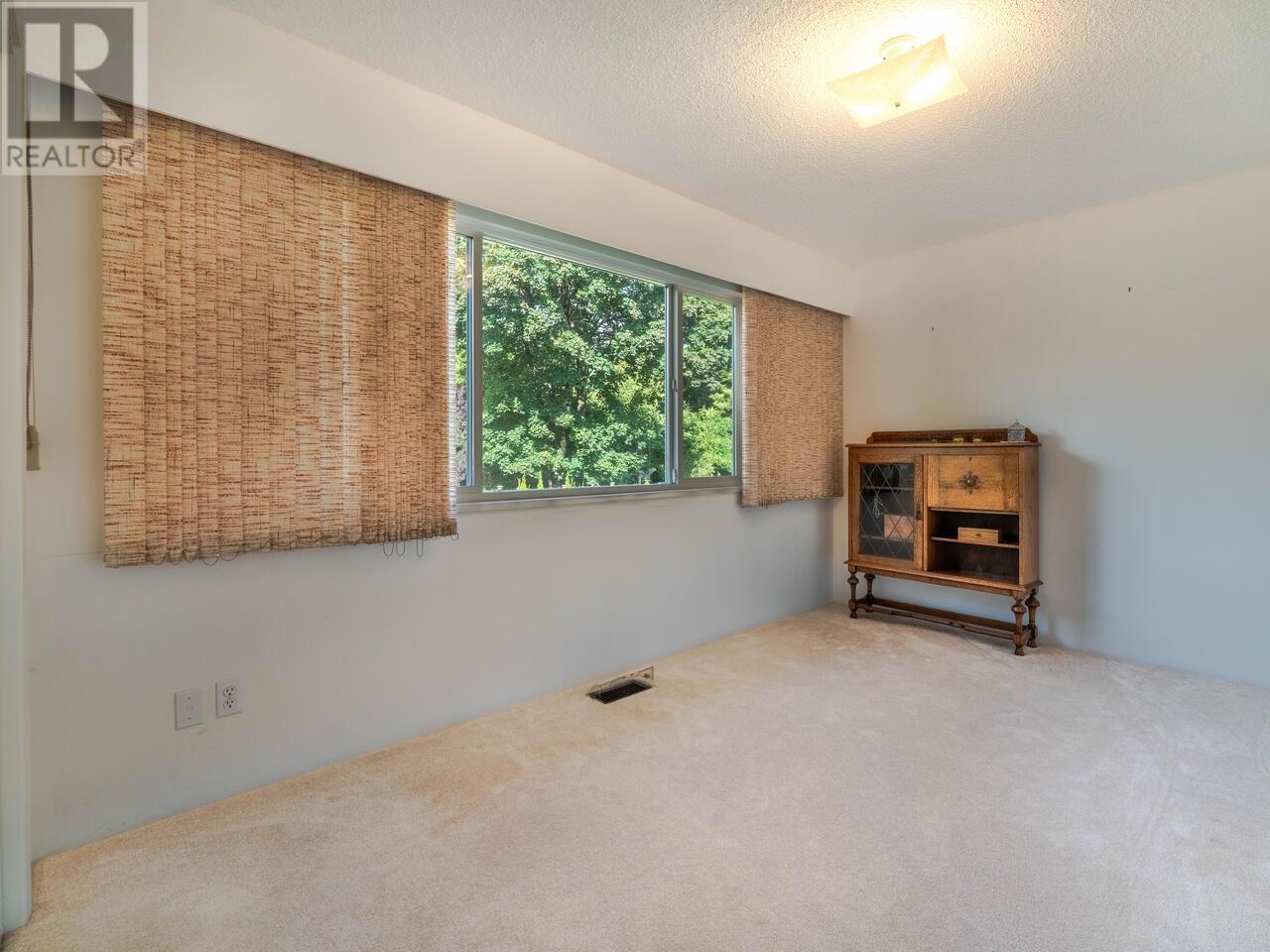 Listing Picture 15 of 28 : 7745 MUNROE CRESCENT, Vancouver / 溫哥華 - 魯藝地產 Yvonne Lu Group - MLS Medallion Club Member