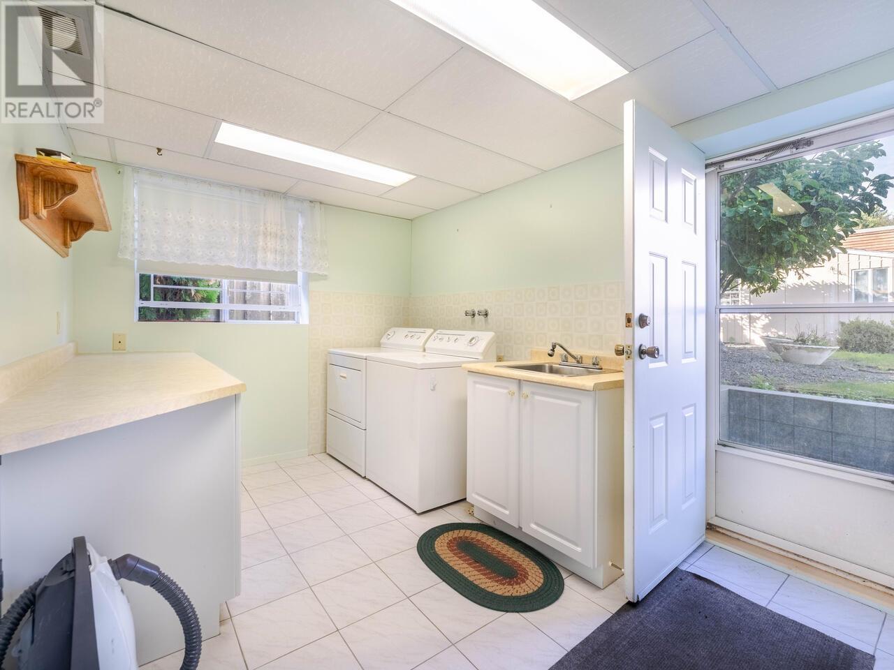 Listing Picture 25 of 28 : 7745 MUNROE CRESCENT, Vancouver / 溫哥華 - 魯藝地產 Yvonne Lu Group - MLS Medallion Club Member