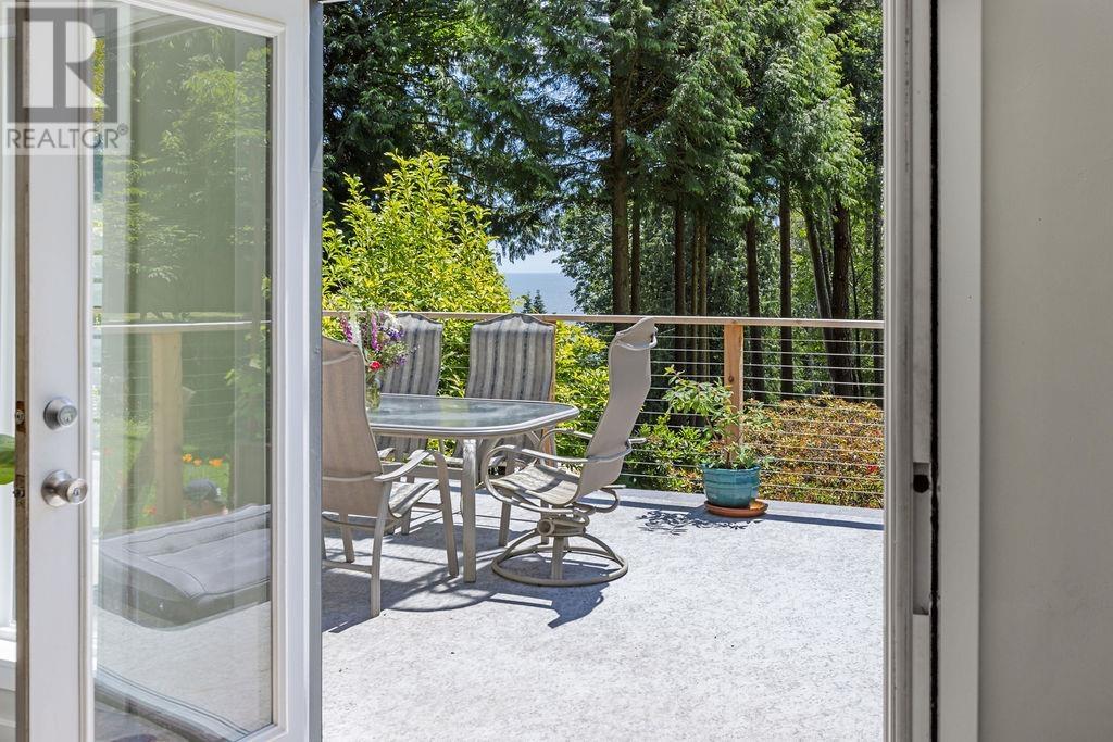 946 Gower Point Road, Gibsons, British Columbia  V0N 1V3 - Photo 11 - R2953090
