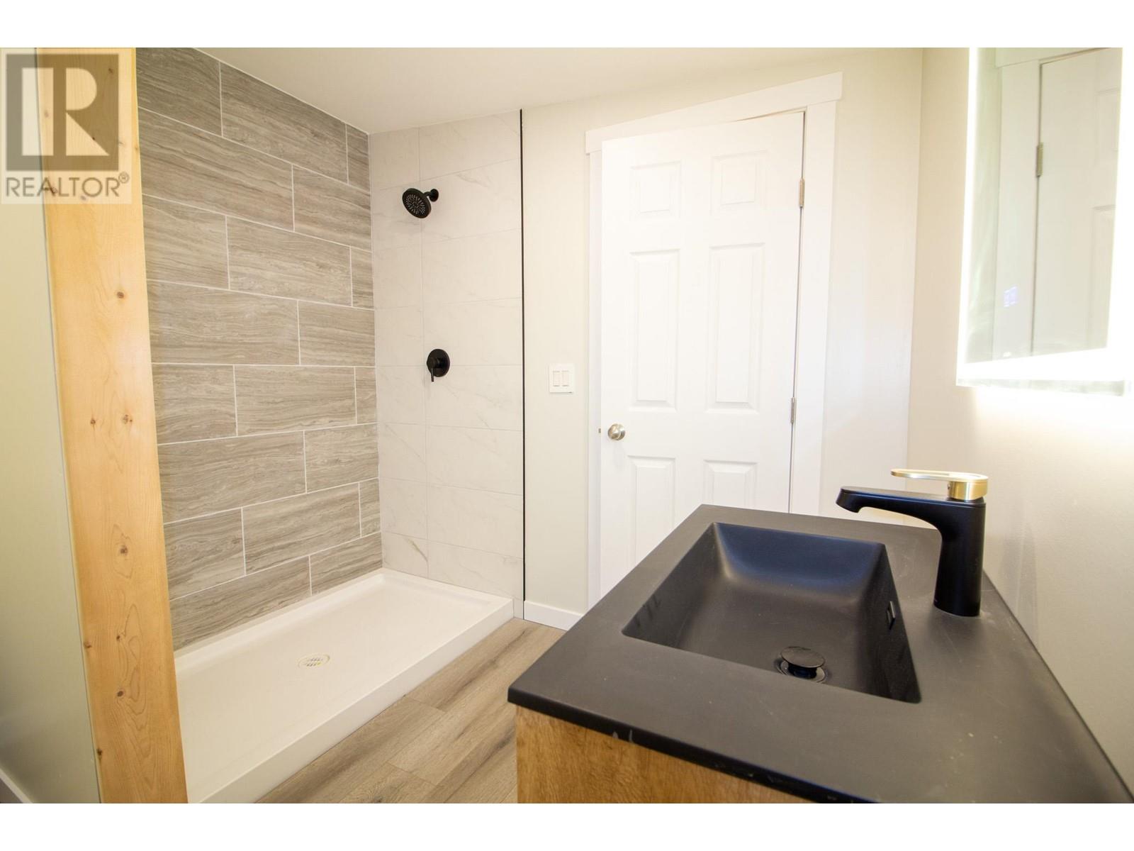946 Gower Point Road, Gibsons, British Columbia  V0N 1V3 - Photo 15 - R2953090