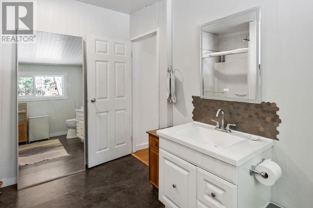 946 Gower Point Road, Gibsons, British Columbia  V0N 1V3 - Photo 18 - R2953090