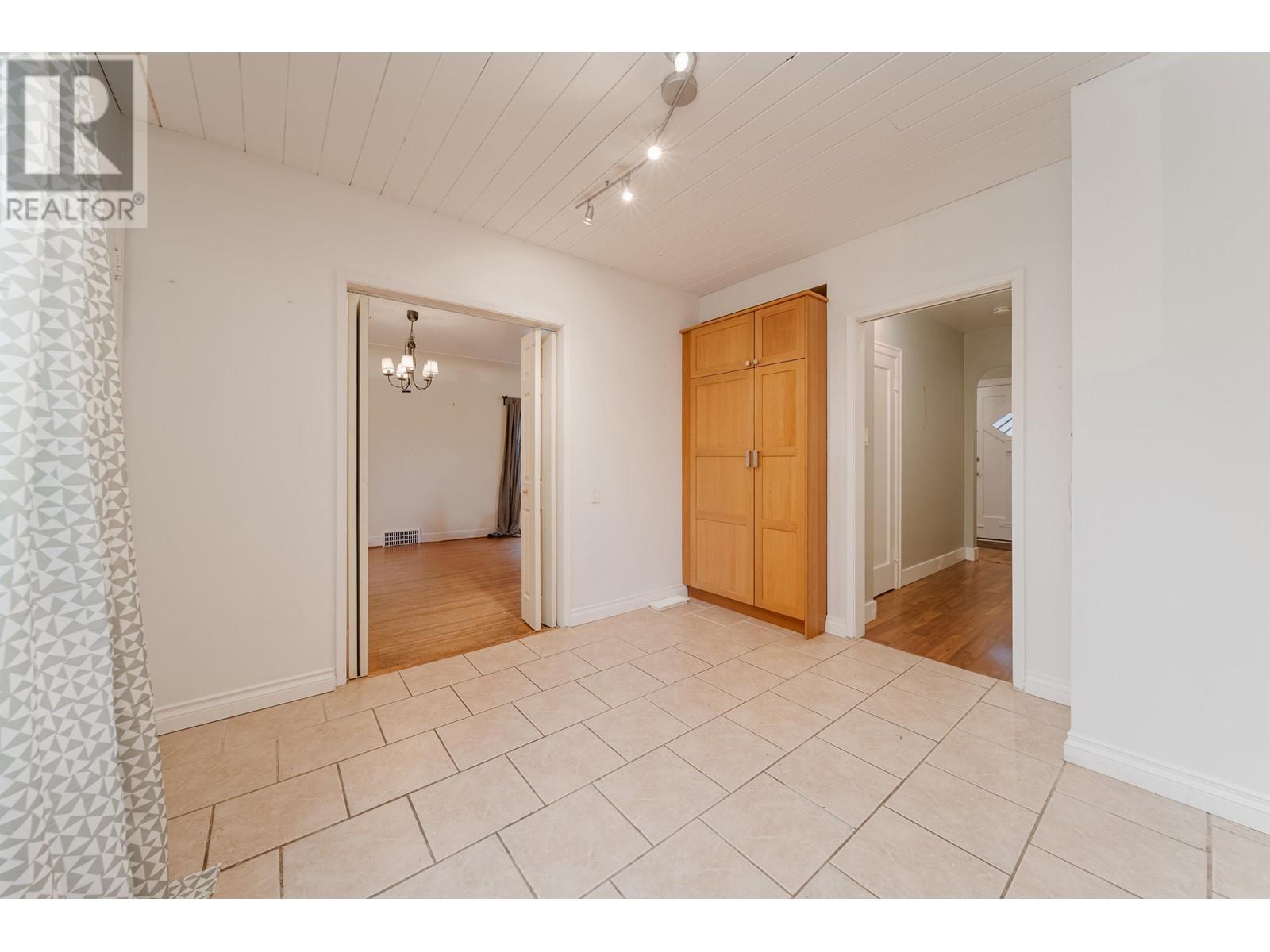 Listing Picture 18 of 36 : 3007 W 32ND AVENUE, Vancouver / 溫哥華 - 魯藝地產 Yvonne Lu Group - MLS Medallion Club Member