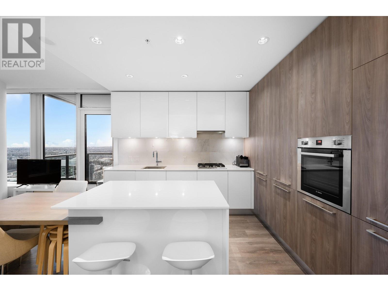 Listing Picture 6 of 37 : 5507 4510 HALIFAX WAY, Burnaby / 本拿比 - 魯藝地產 Yvonne Lu Group - MLS Medallion Club Member