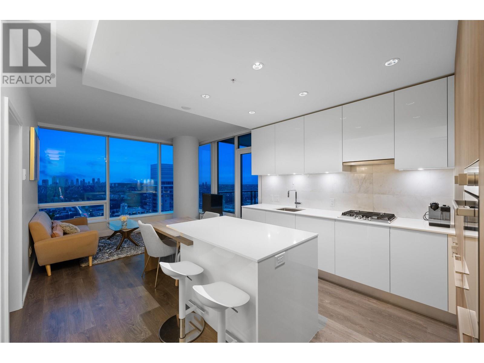 Listing Picture 2 of 37 : 5507 4510 HALIFAX WAY, Burnaby / 本拿比 - 魯藝地產 Yvonne Lu Group - MLS Medallion Club Member