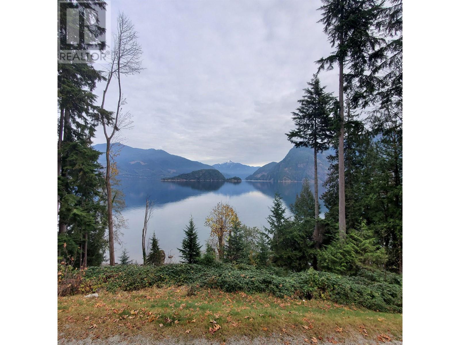 103 WITHERBY ROAD, gibsons, British Columbia V0N1V6