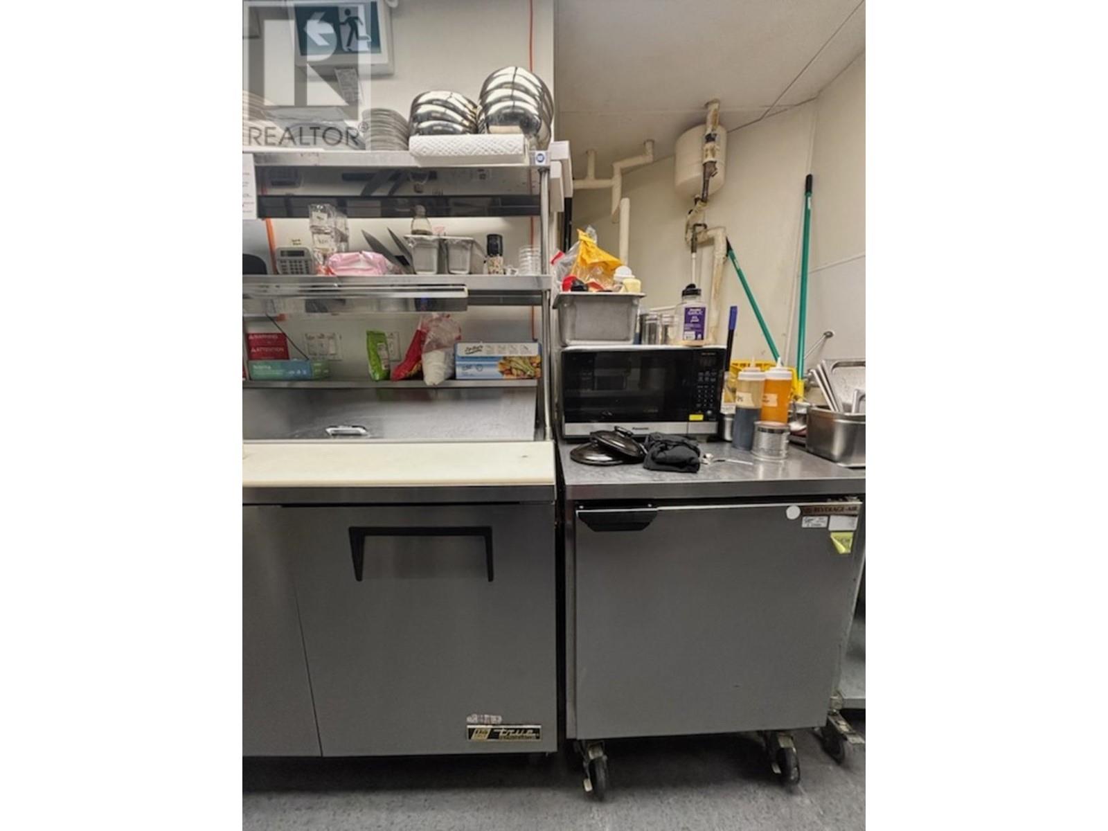 Listing Picture 4 of 11 : 1680 ROBSON STREET, Vancouver / 溫哥華 - 魯藝地產 Yvonne Lu Group - MLS Medallion Club Member