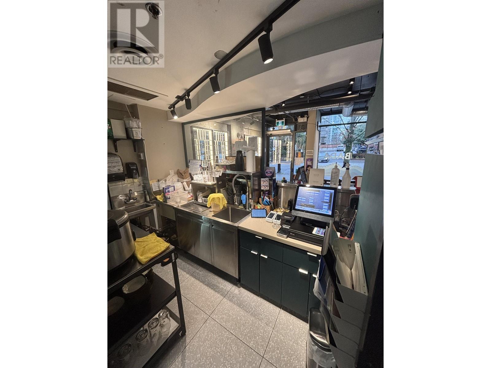 Listing Picture 7 of 11 : 1680 ROBSON STREET, Vancouver / 溫哥華 - 魯藝地產 Yvonne Lu Group - MLS Medallion Club Member