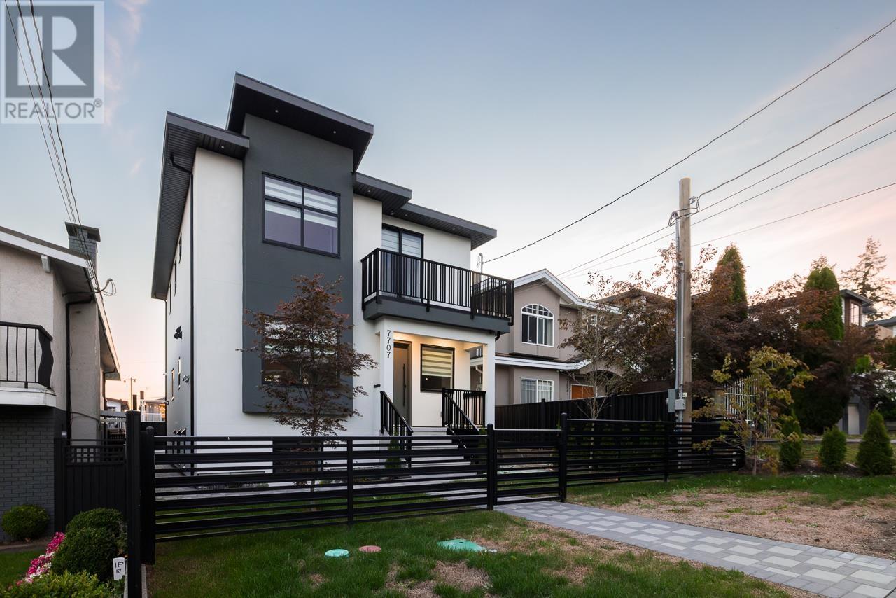 7707 Burgess Street, Burnaby, British Columbia  V3N 3J1 - Photo 2 - R2952701