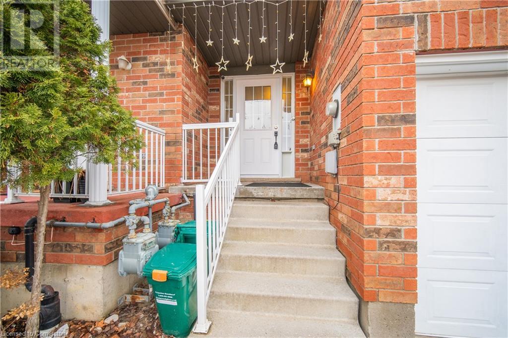 284 Sophia Crescent, Kitchener, Ontario  N2R 1X9 - Photo 2 - 40688188