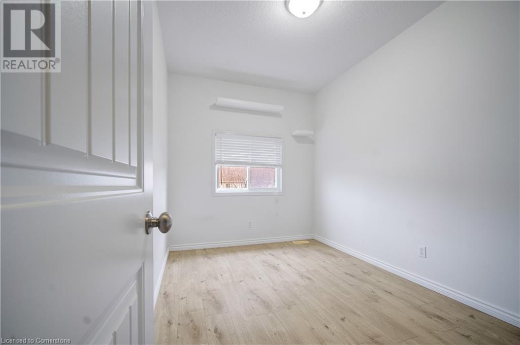 284 Sophia Crescent, Kitchener, Ontario  N2R 1X9 - Photo 33 - 40688188