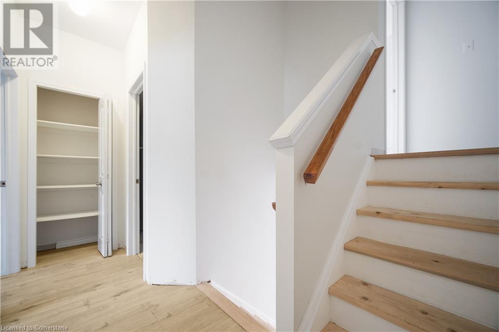 284 Sophia Crescent, Kitchener, Ontario  N2R 1X9 - Photo 37 - 40688188