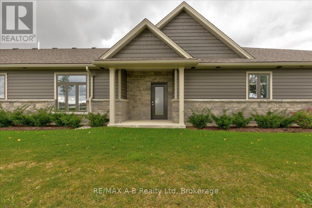 Unit 4 - 43 Upper Thames Lane, West Perth, Ontario  N0K 1N0 - Photo 3 - X11910105