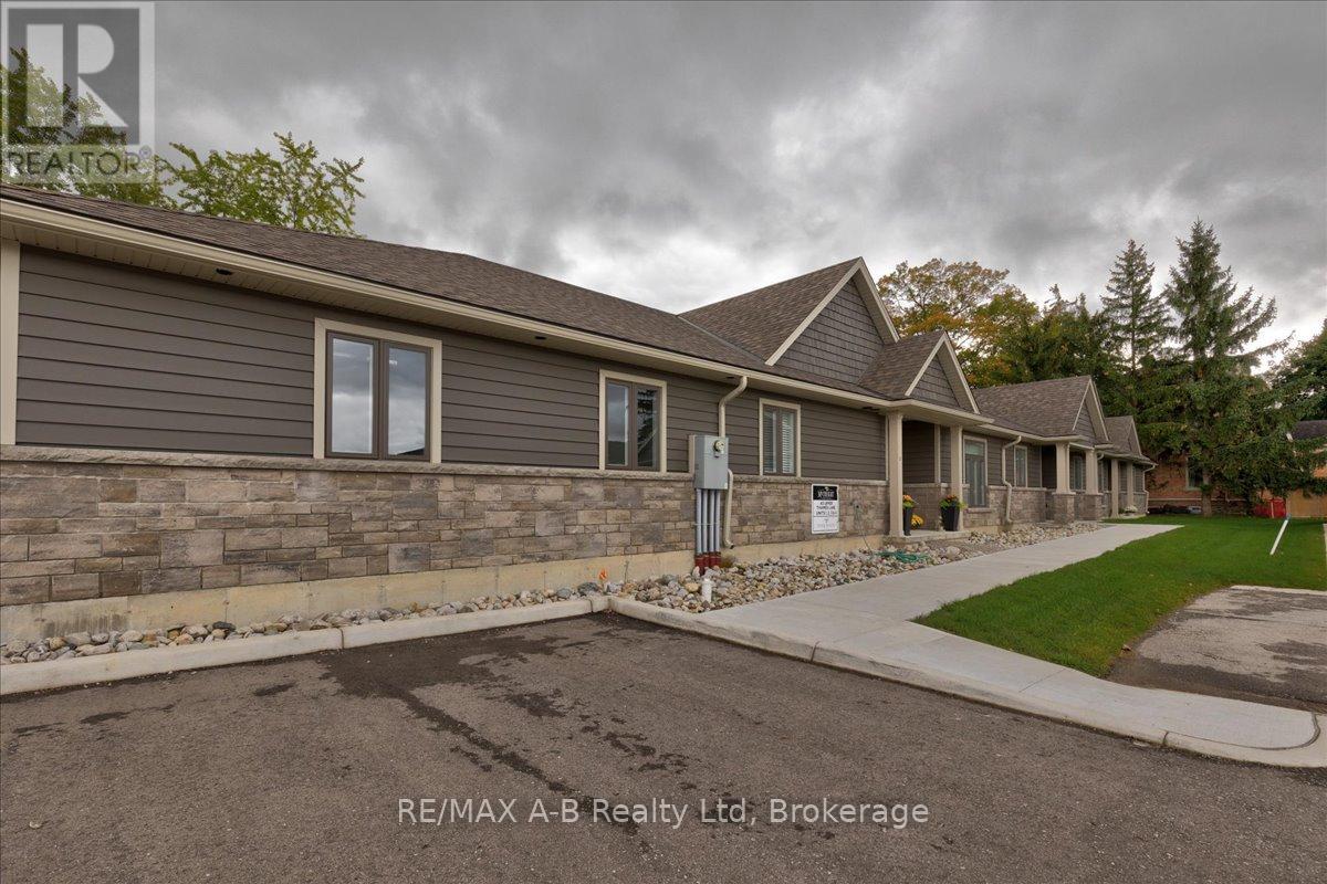 Unit 4 - 43 Upper Thames Lane, West Perth, Ontario  N0K 1N0 - Photo 4 - X11910105