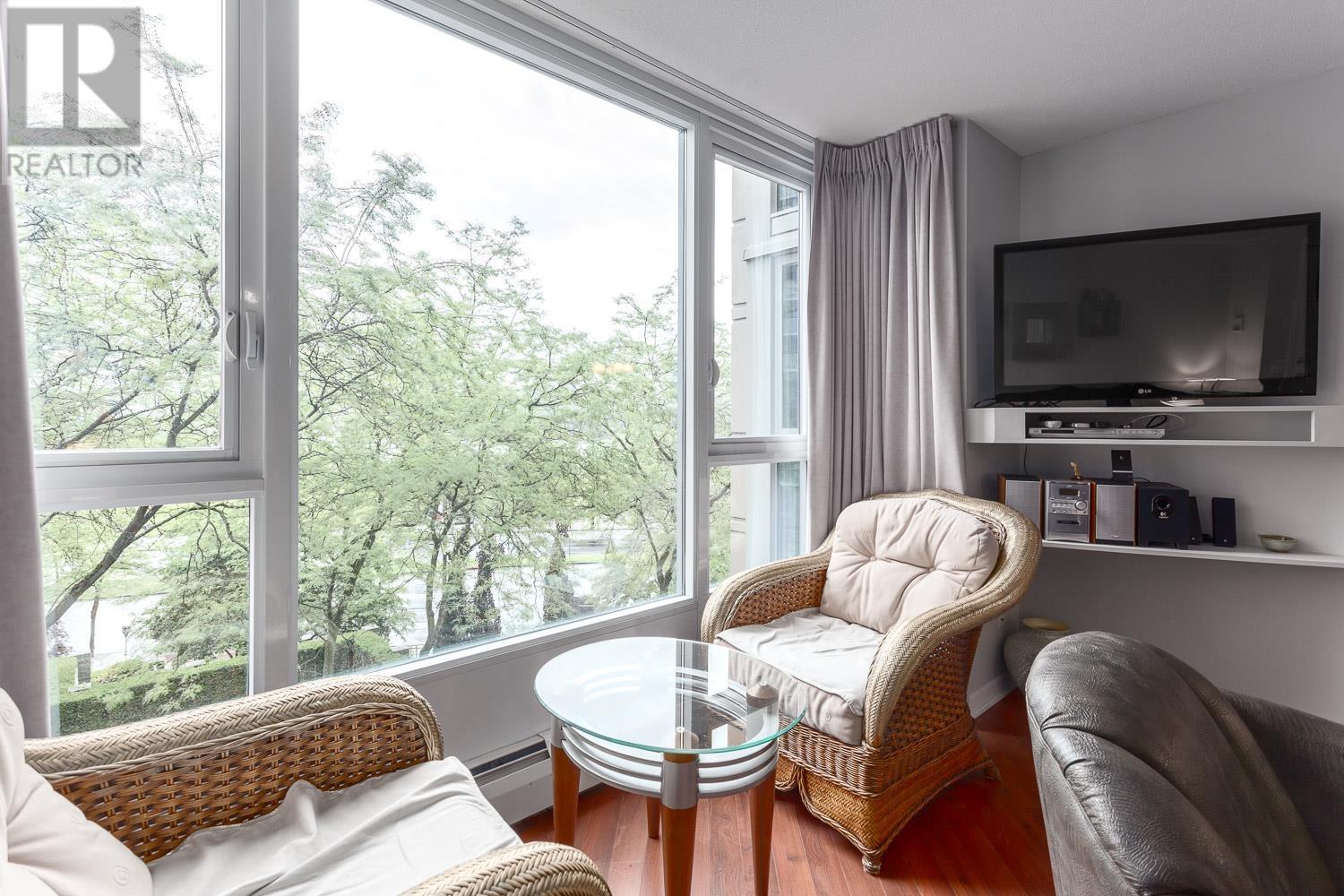 Listing Picture 7 of 27 : 505 1338 HOMER STREET, Vancouver / 溫哥華 - 魯藝地產 Yvonne Lu Group - MLS Medallion Club Member