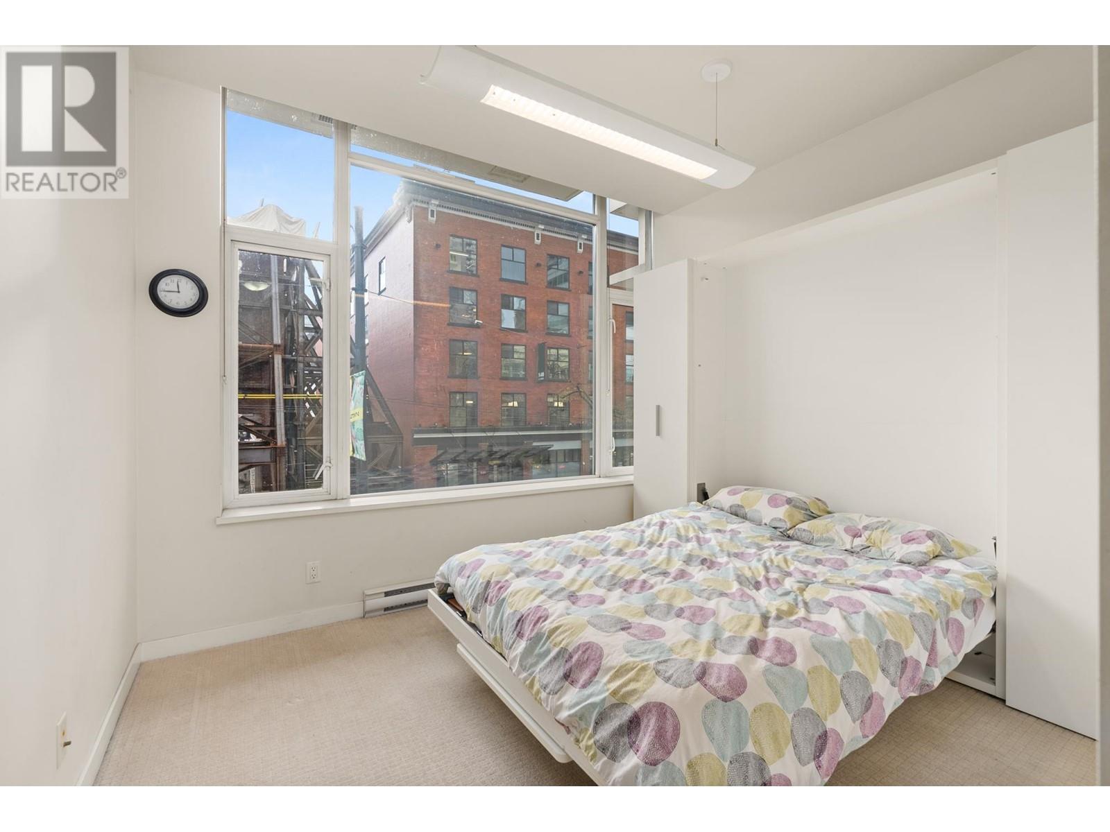 Listing Picture 15 of 30 : 817 CAMBIE STREET, Vancouver / 溫哥華 - 魯藝地產 Yvonne Lu Group - MLS Medallion Club Member