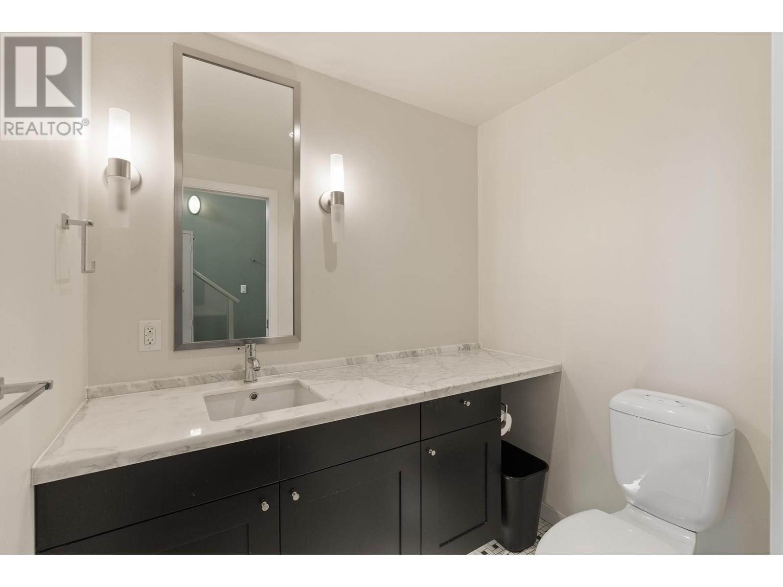 Listing Picture 20 of 30 : 817 CAMBIE STREET, Vancouver / 溫哥華 - 魯藝地產 Yvonne Lu Group - MLS Medallion Club Member