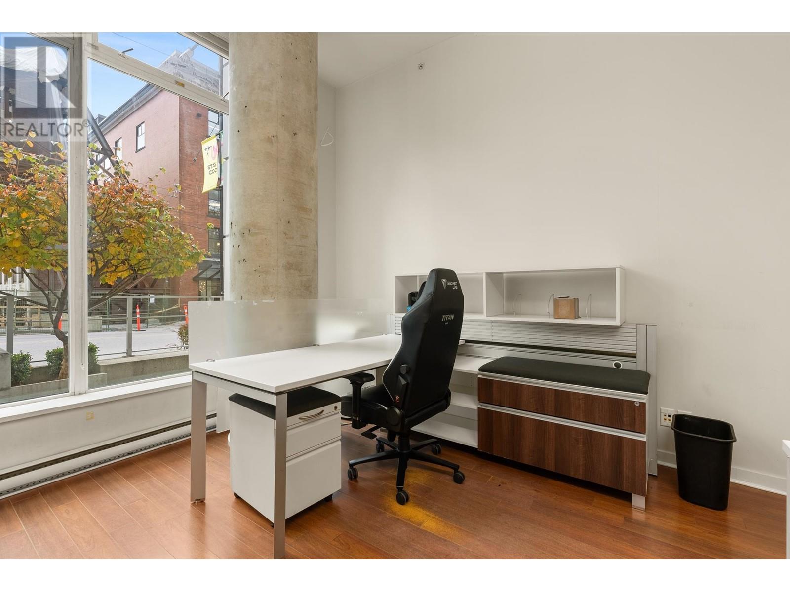 Listing Picture 24 of 30 : 817 CAMBIE STREET, Vancouver / 溫哥華 - 魯藝地產 Yvonne Lu Group - MLS Medallion Club Member