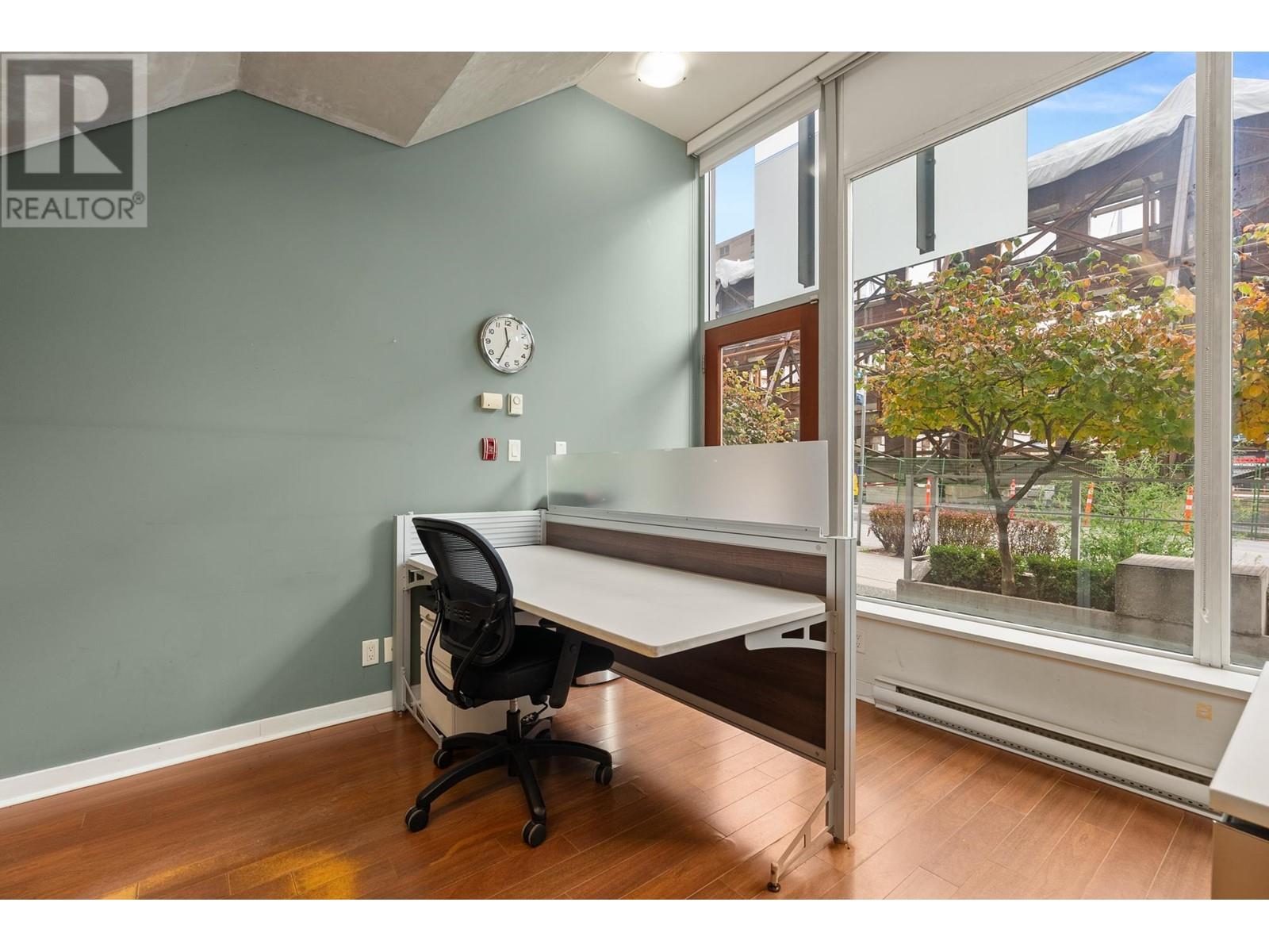 Listing Picture 25 of 30 : 817 CAMBIE STREET, Vancouver / 溫哥華 - 魯藝地產 Yvonne Lu Group - MLS Medallion Club Member