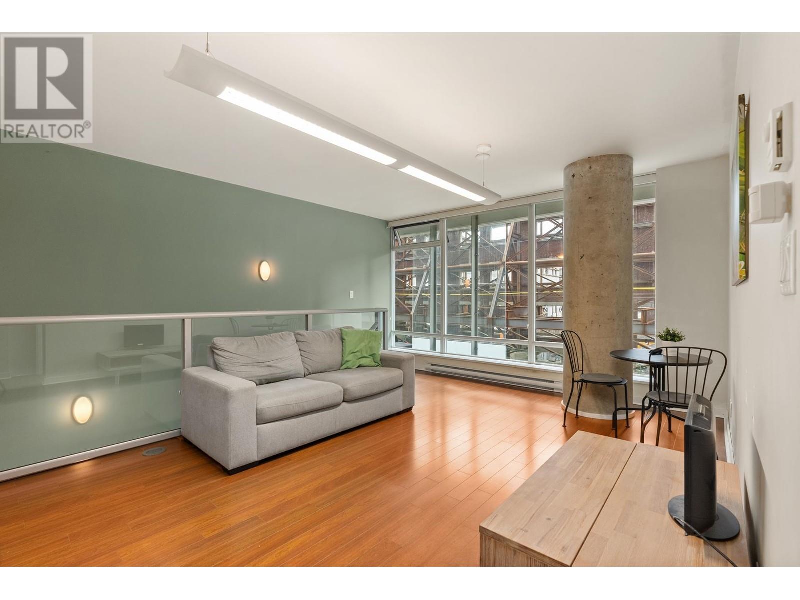 Listing Picture 5 of 30 : 817 CAMBIE STREET, Vancouver / 溫哥華 - 魯藝地產 Yvonne Lu Group - MLS Medallion Club Member