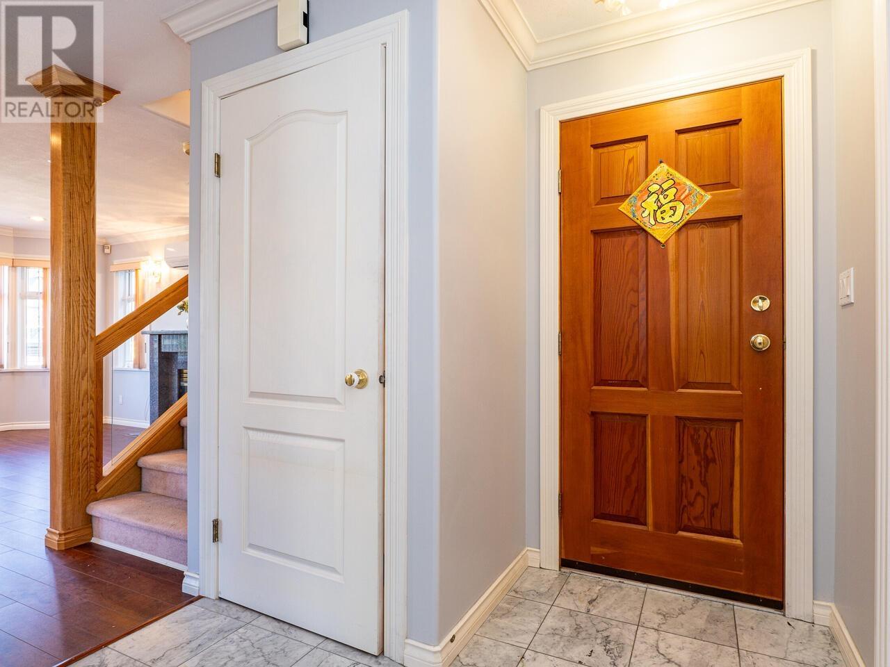 Property at 39 W 12TH AVENUE image 4