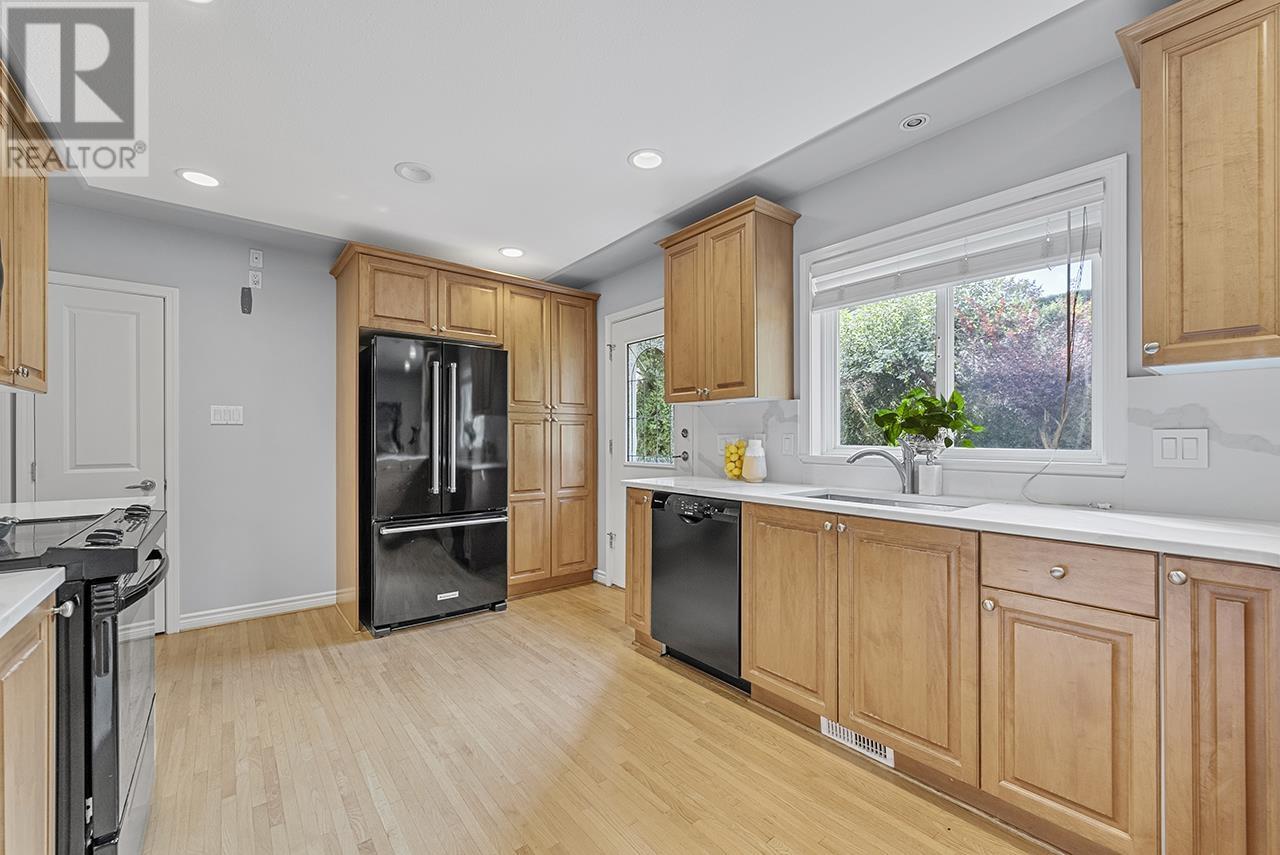 Listing Picture 5 of 21 : 5537 RUGBY STREET, Burnaby / 本拿比 - 魯藝地產 Yvonne Lu Group - MLS Medallion Club Member