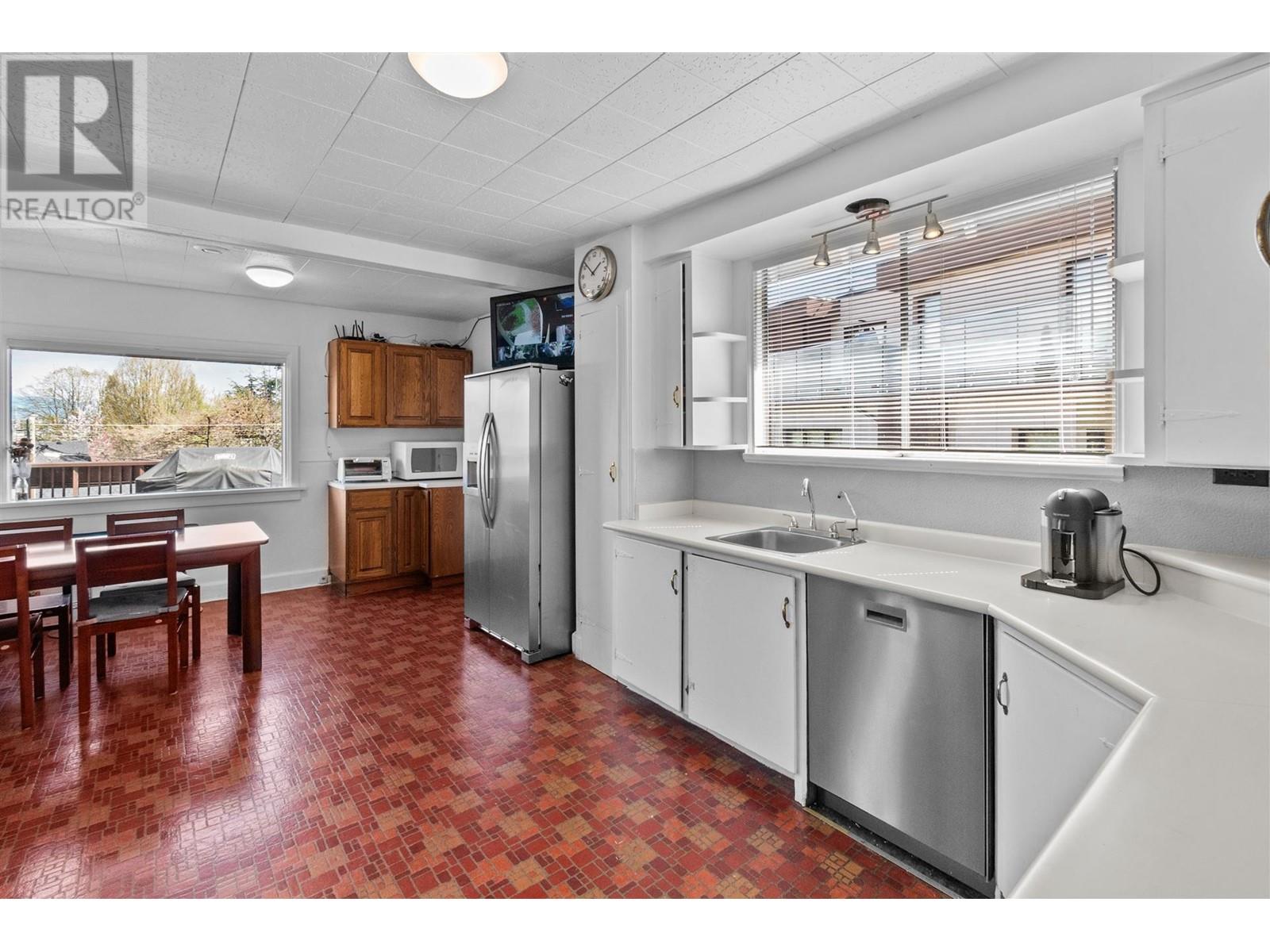 2516 Courtenay Street, Vancouver, British Columbia  V6R 3X3 - Photo 12 - R2953163