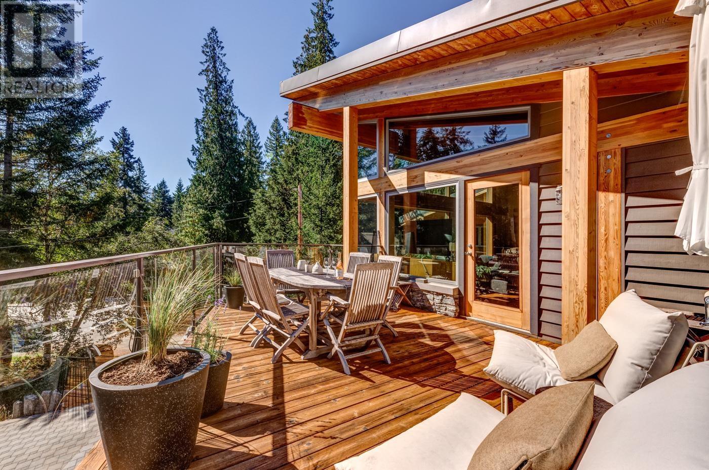 9557 Emerald Drive, Whistler, British Columbia  V8E 0G5 - Photo 3 - R2953197