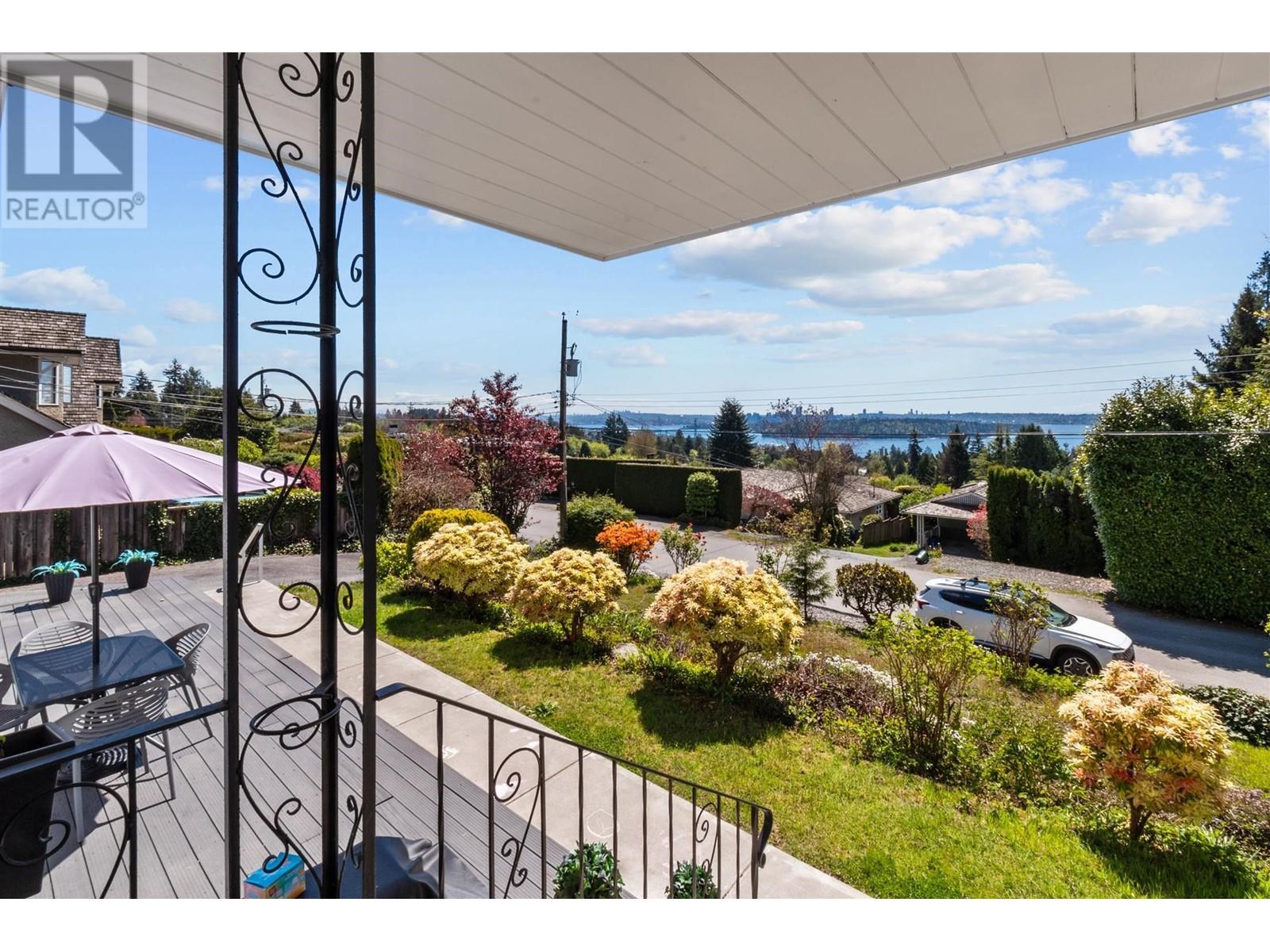 1895 Rosebery Avenue, West Vancouver, British Columbia  V7V 2Z5 - Photo 3 - R2953204