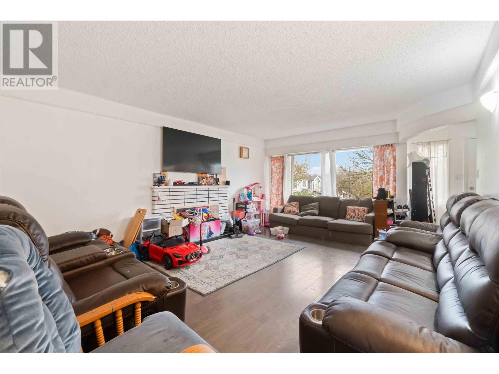 Property at 5735 EARLES STREET image 3