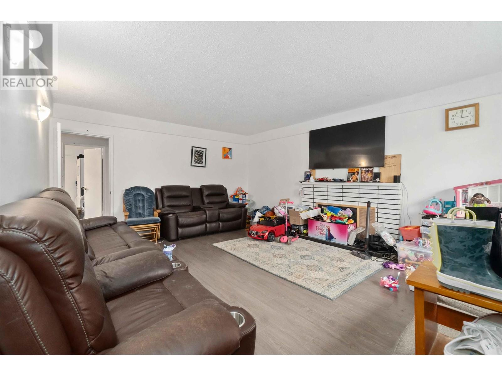 Property at 5735 EARLES STREET image 4