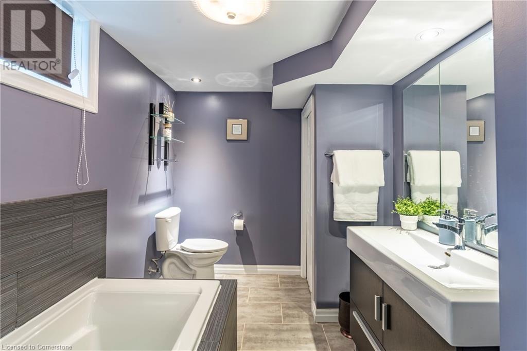 31 Pinecrest Drive, Kitchener, Ontario  N2A 2G7 - Photo 38 - 40685839