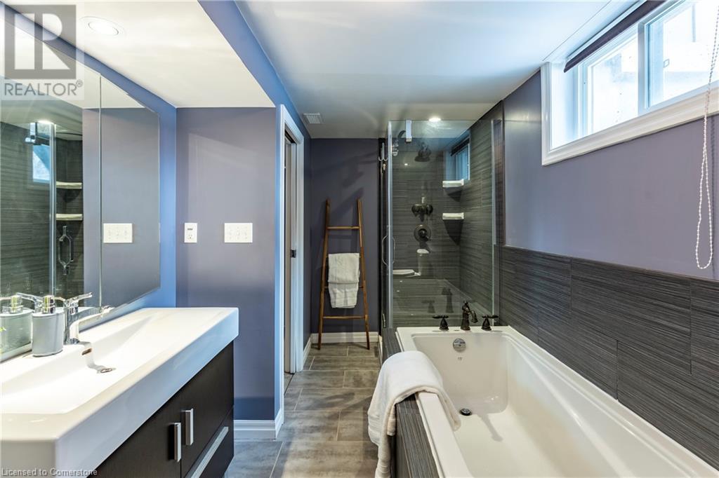 31 Pinecrest Drive, Kitchener, Ontario  N2A 2G7 - Photo 39 - 40685839