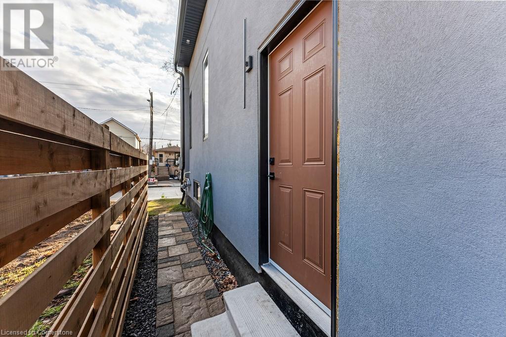 209 Grenfell Street, Hamilton, Ontario  L8H 3J6 - Photo 4 - 40687957