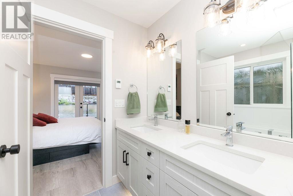 6050 Cowrie Street, Sechelt, British Columbia  V7Z 0S4 - Photo 15 - R2953189
