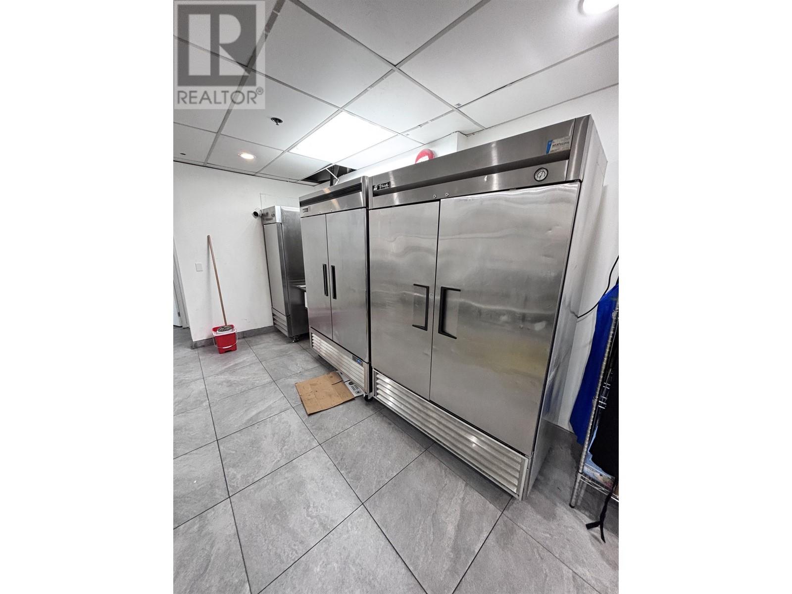 3 3490 Kingsway, Vancouver, British Columbia  V5R 5L7 - Photo 2 - C8065389
